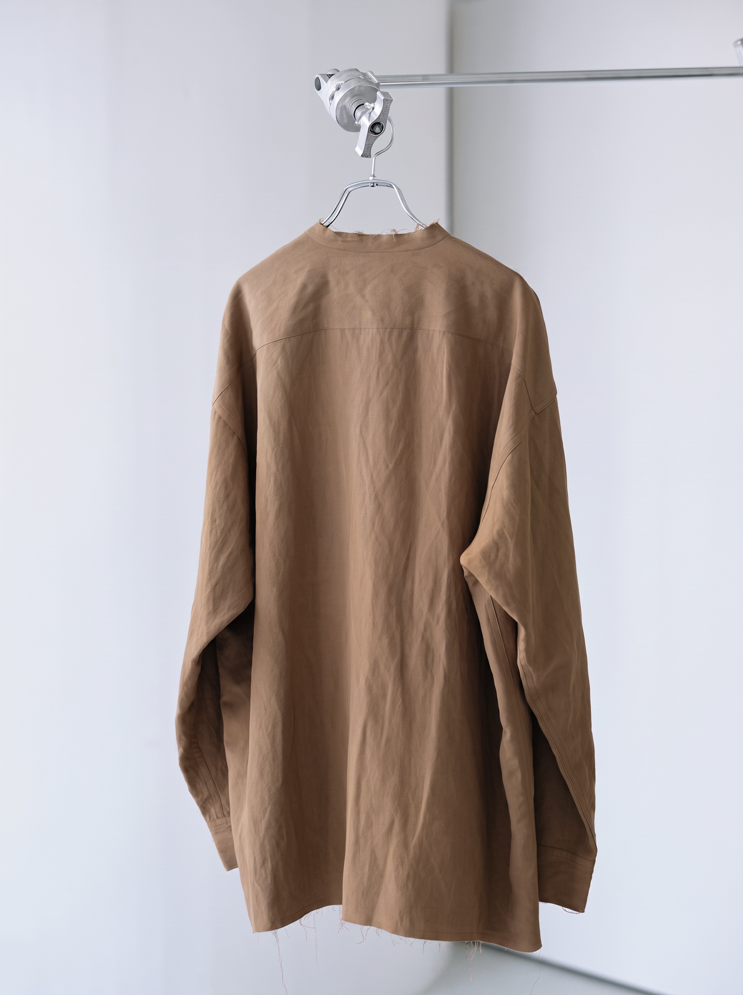 Linen rayon cut off band collar shirt (Brown)
