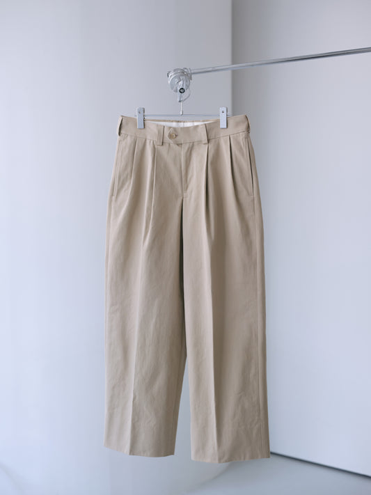 Cotton Cordura twill wide tapered trousers (Beige)